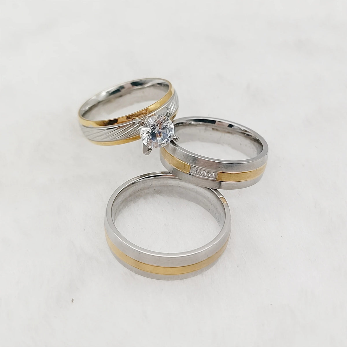 Parure de trois bagues de mariage et de fiançailles