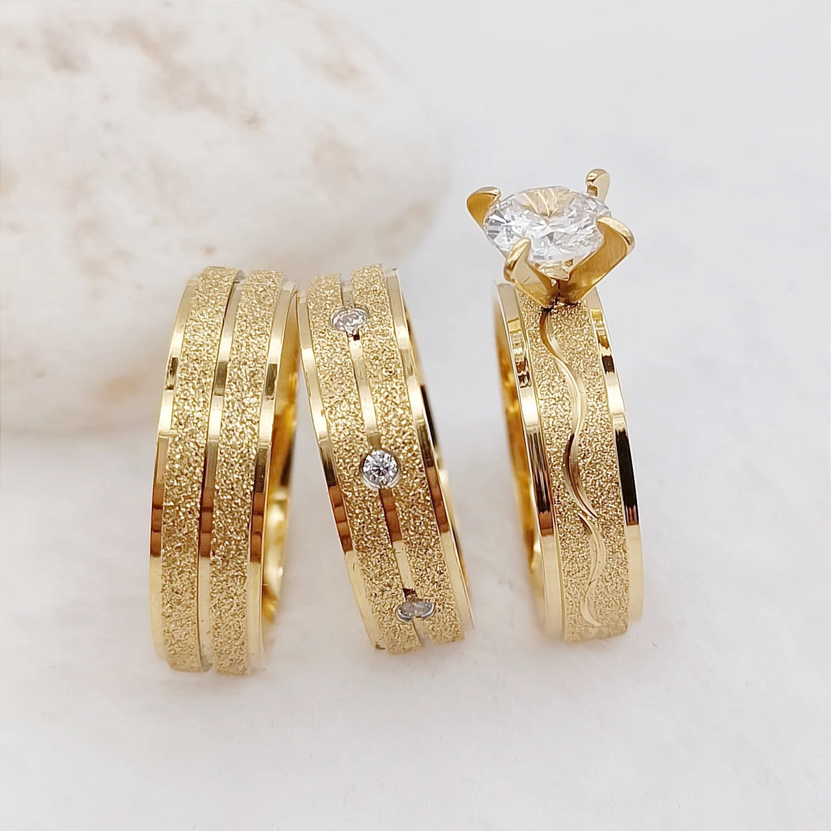 Parure de trois bagues de mariage et de fiançailles
